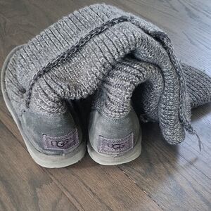 Well Worn UGG Gray Suede Boots with Ribbed Knit Cuff